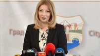 Проблеми со отпадот во Скопје! Арсовска: Градот функционира, работи исто како и во претходните години